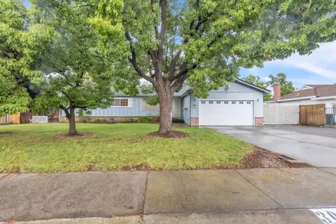 3028 Merrimac St, Carmichael, CA 95608