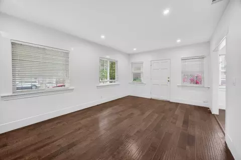 Living - 1435 Date St, Martinez, CA 94553 photo 3 of 3