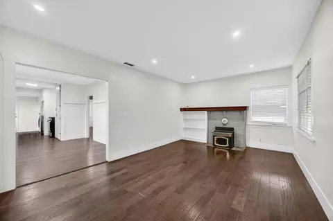 Living - 1435 Date St, Martinez, CA 94553 photo 2 of 3