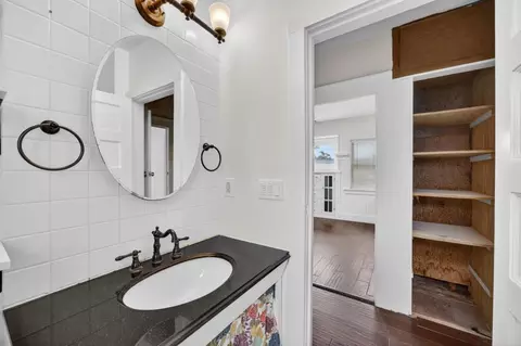 Bath - 1435 Date St, Martinez, CA 94553 photo 3 of 3