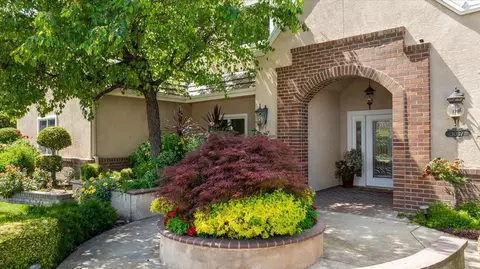 Exterior - 1037 Vienna Dr, Lodi, CA 95242 photo 3 of 11