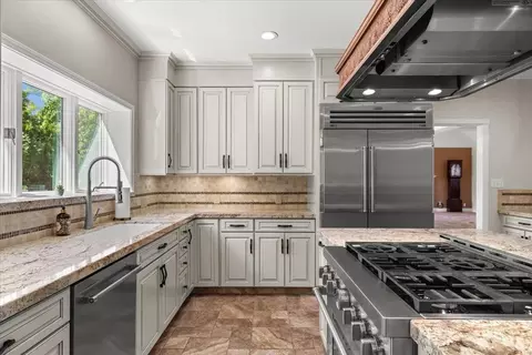 Kitchen - 1037 Vienna Dr, Lodi, CA 95242 photo 6 of 12
