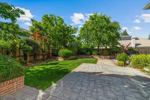 Exterior - 1037 Vienna Dr, Lodi, CA 95242 photo 8 of 11