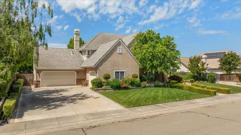 Exterior - 1037 Vienna Dr, Lodi, CA 95242 photo 2 of 11