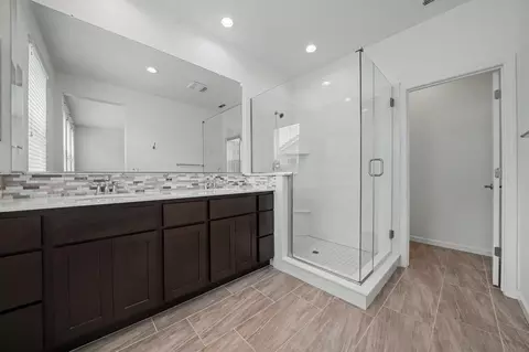 Bath - 2584 Lombardy Ct, Lodi, CA 95242 photo 1 of 3