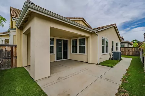 Exterior - 2584 Lombardy Ct, Lodi, CA 95242 photo 7 of 11