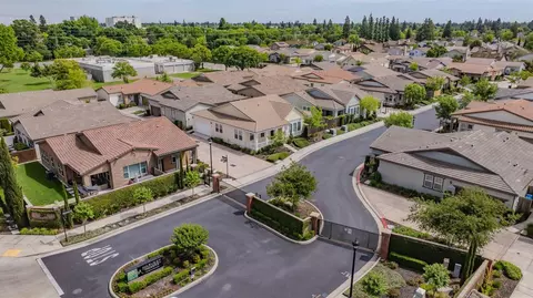 View/Area - 2584 Lombardy Ct, Lodi, CA 95242 photo 9 of 10