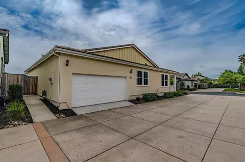 Exterior - 2584 Lombardy Ct, Lodi, CA 95242 photo 3 of 11