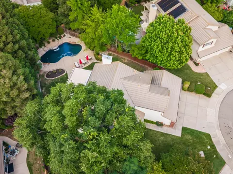 View/Area - 8507 Crosspointe Ct, Antelope, CA 95843 photo 3 of 8