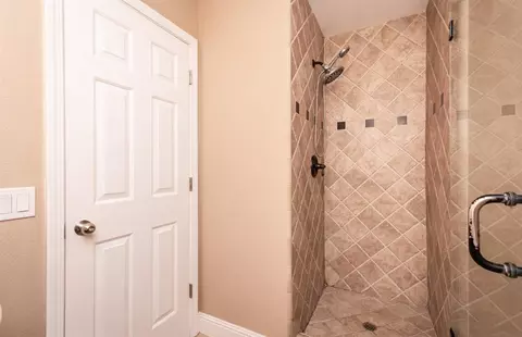 Bath - 8507 Crosspointe Ct, Antelope, CA 95843 photo 2 of 5