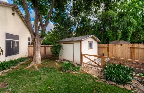 Exterior - 8507 Crosspointe Ct, Antelope, CA 95843 photo 19 of 27