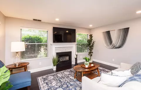 Living - 8507 Crosspointe Ct, Antelope, CA 95843 photo 3 of 6