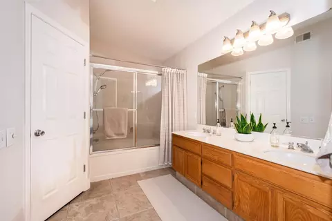 Bath - 8507 Crosspointe Ct, Antelope, CA 95843 photo 4 of 5