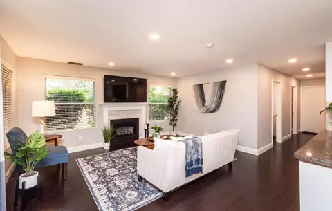 Living - 8507 Crosspointe Ct, Antelope, CA 95843 photo 2 of 6
