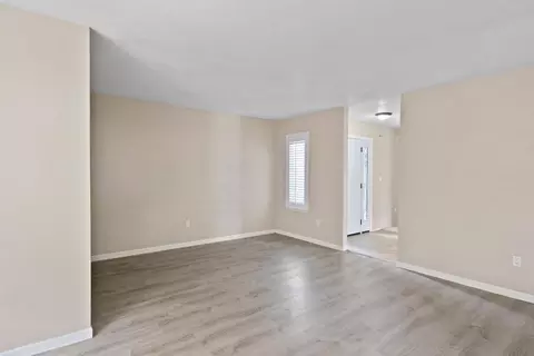 Living - 743 Range Ct, Manteca, CA 95336 photo 3 of 4