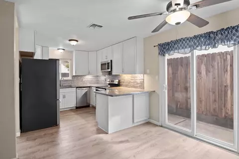 Kitchen - 743 Range Ct, Manteca, CA 95336 photo 2 of 5