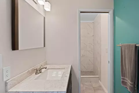 Bath - 743 Range Ct, Manteca, CA 95336 photo 2 of 4