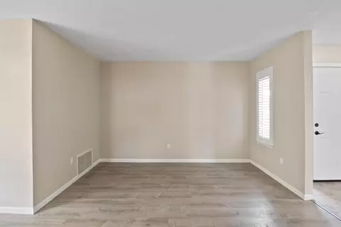 Living - 743 Range Ct, Manteca, CA 95336 photo 4 of 4