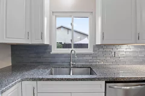 Kitchen - 743 Range Ct, Manteca, CA 95336 photo 5 of 5