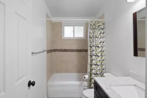 Bath - 743 Range Ct, Manteca, CA 95336 photo 4 of 4