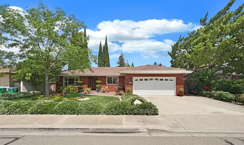 1909 W Vine St, Lodi, CA 95242 photo 2
