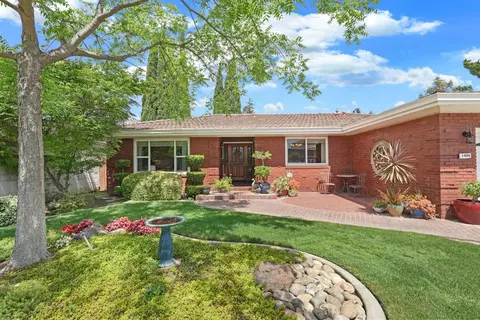 1909 W Vine St, Lodi, CA 95242 photo 4