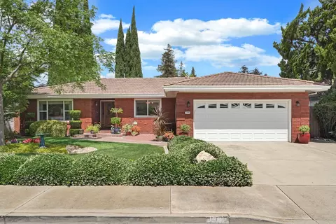 1909 W Vine St, Lodi, CA 95242 photo 3