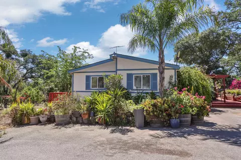 901 Quail Oaks Rd, Valley Springs, CA 95252
