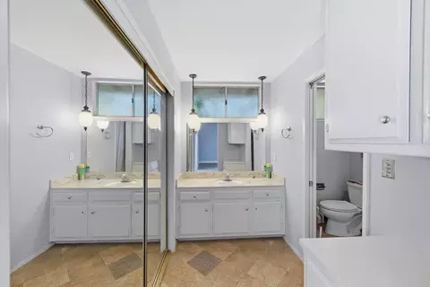 Bath - 5030 Keane Dr, Carmichael, CA 95608 photo 3 of 7