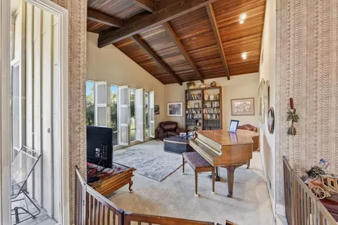 Living - 5030 Keane Dr, Carmichael, CA 95608 photo 2 of 6