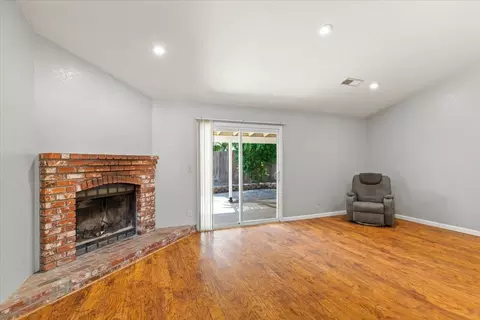 Living - 1216 Rolls Royce Ln, Modesto, CA 95351 photo 5 of 6
