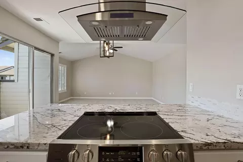 Kitchen - 3905 Dale Rd #E, Modesto, CA 95356 photo 4 of 5
