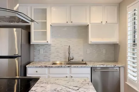 Kitchen - 3905 Dale Rd #E, Modesto, CA 95356 photo 3 of 5