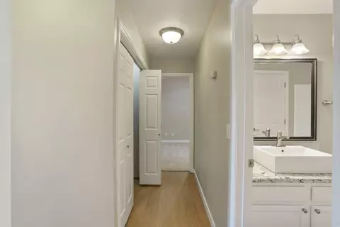 Entry Way - 3905 Dale Rd #E, Modesto, CA 95356 photo 3 of 3