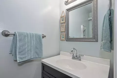 Bath - 4130 Prospect Dr, Carmichael, CA 95608 photo 3 of 3