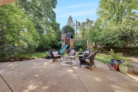 Exterior - 5244 Fair Oaks Blvd, Carmichael, CA 95608 photo 5 of 20