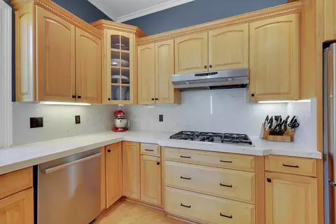 Kitchen - 5244 Fair Oaks Blvd, Carmichael, CA 95608 photo 5 of 8