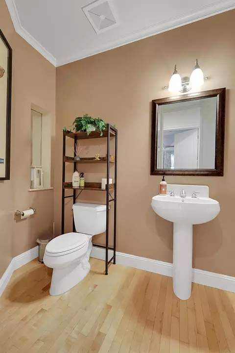 Bath - 5244 Fair Oaks Blvd, Carmichael, CA 95608 photo 2 of 11