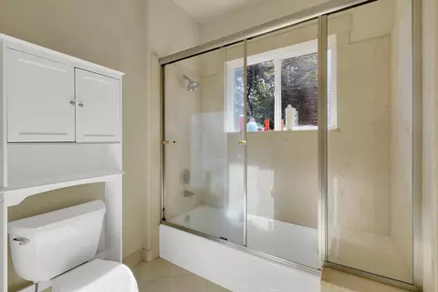 Bath - 5244 Fair Oaks Blvd, Carmichael, CA 95608 photo 9 of 11