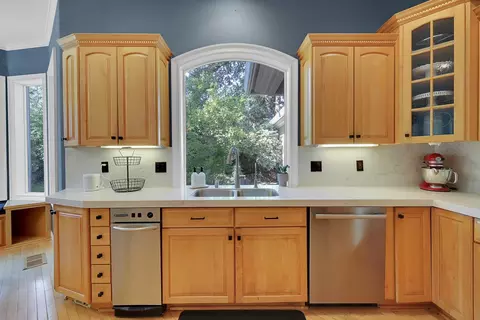Kitchen - 5244 Fair Oaks Blvd, Carmichael, CA 95608 photo 4 of 8