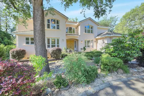 Exterior - 5244 Fair Oaks Blvd, Carmichael, CA 95608 photo 2 of 20