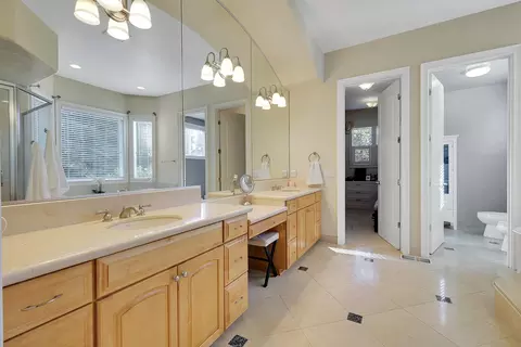 Bath - 5244 Fair Oaks Blvd, Carmichael, CA 95608 photo 4 of 11