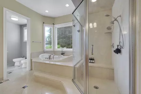 Bath - 5244 Fair Oaks Blvd, Carmichael, CA 95608 photo 6 of 11