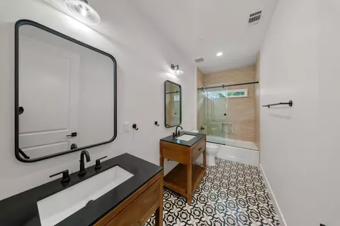 Bath - 2800 Penhurst Park, Modesto, CA 95355 photo 8 of 8