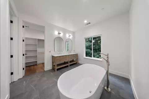 Bath - 2800 Penhurst Park, Modesto, CA 95355 photo 4 of 8