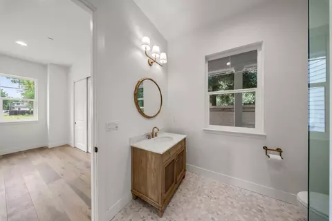 Bath - 2800 Penhurst Park, Modesto, CA 95355 photo 6 of 8