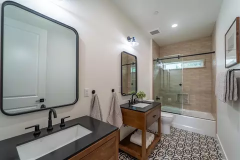 Bath - 2800 Penhurst Park, Modesto, CA 95355 photo 7 of 8