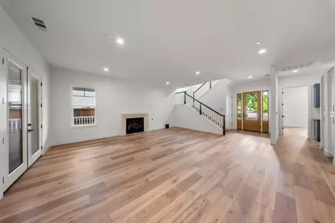 Living - 2800 Penhurst Park, Modesto, CA 95355 photo 2 of 6