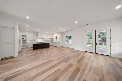 Living - 2800 Penhurst Park, Modesto, CA 95355 photo 6 of 6