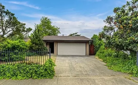 7828 Rockhurst Way, Sacramento, CA 95828